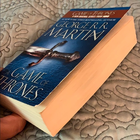 A Game of Thrones by George R.R. Martin - Picture 3 of 3
